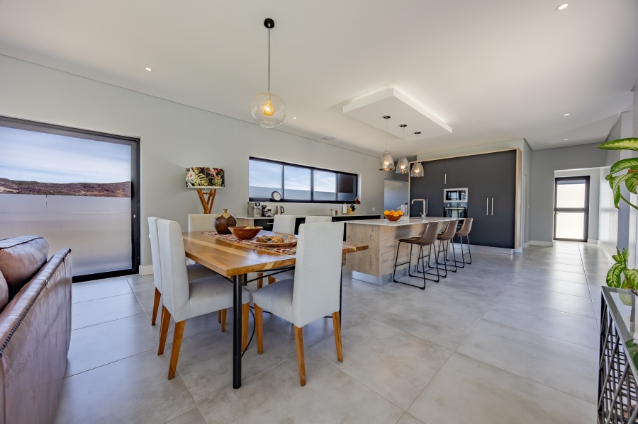 4 Bedroom Property for Sale in Crofters Valley Western Cape